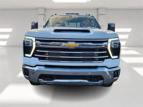 Certified 2024 Chevrolet Silverado 3500 LTZ w/ LTZ Plus Package image 8