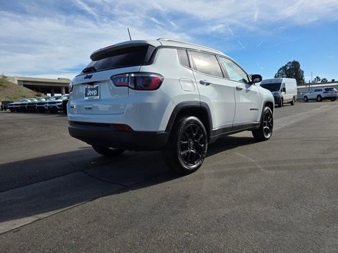 New 2026 Jeep Compass Latitude image 7