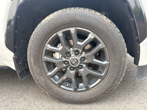 Used 2024 Toyota Sequoia Platinum AWD/4WD image 29