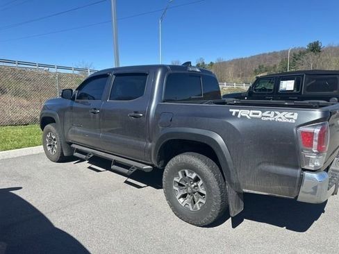 Used 2022 Toyota Tacoma TRD Off-Road w/ Black Out Package (TMS) image 19