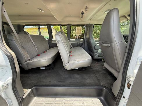 Used 2019 Chevrolet Express 2500 LT w/ LT Preferred Equipment Group RWD image 21