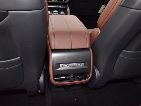 New 2026 Lincoln Nautilus Reserve AWD/4WD image 17