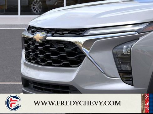 New 2026 Chevrolet Trax LT w/ Sunroof Package image 15