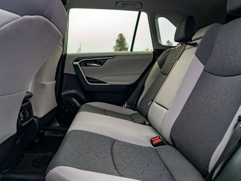 Used 2020 Toyota RAV4 XLE image 16