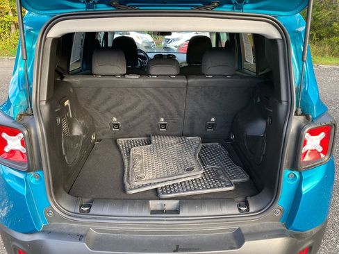 Used 2022 Jeep Renegade Latitude image 25