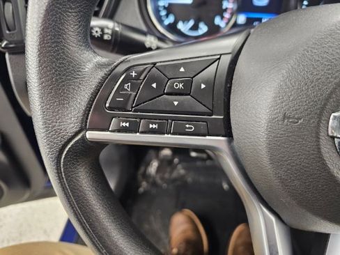 Used 2019 Nissan Rogue Sport S image 11