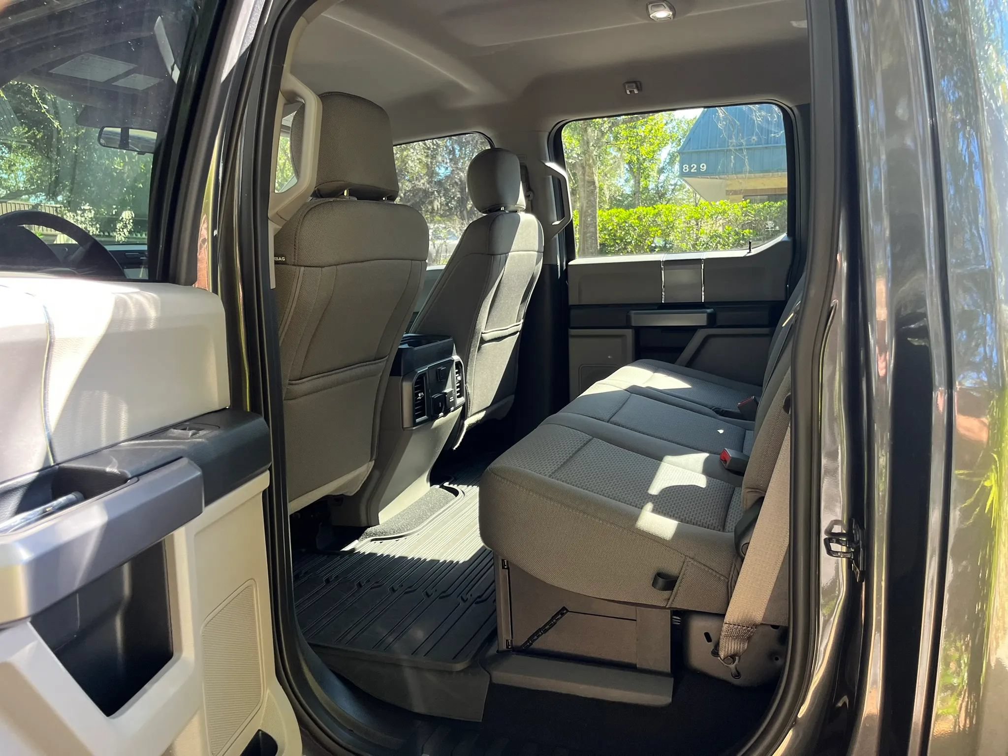 Used 2019 Ford F250 XLT w/ XLT Premium Package AWD/4WD image 20