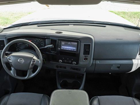 Used 2020 Nissan NV 2500 SV image 19