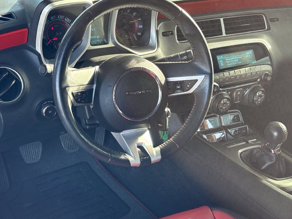 Used 2011 Chevrolet Camaro SS RWD image 5