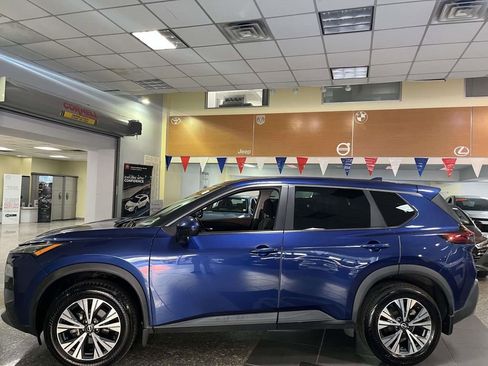 Used 2022 Nissan Rogue SV image 6