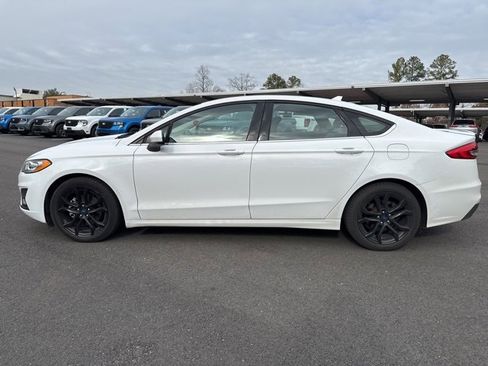 Used 2019 Ford Fusion SE w/ Equipment Group 151A image 2