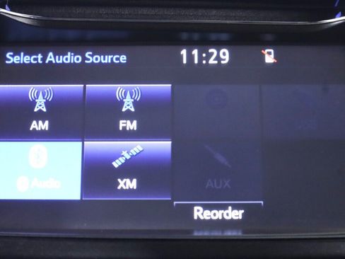 Used 2017 Toyota RAV4 XLE AWD/4WD image 18
