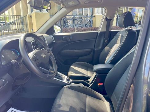 Used 2026 Hyundai Venue SEL FWD image 11