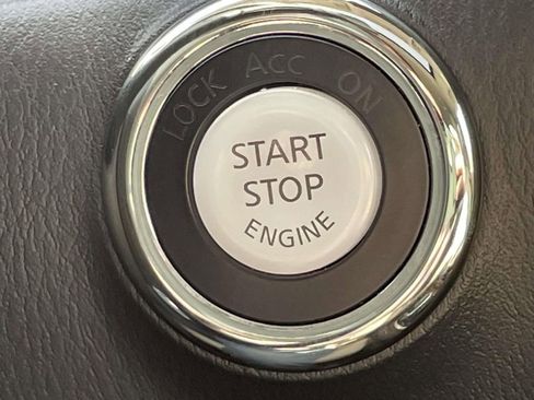 Used 2023 Nissan Armada SL w/ Captain's Chairs Package image 30