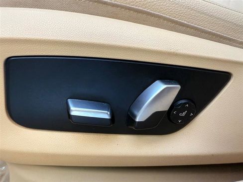 Used 2016 BMW 740i image 38