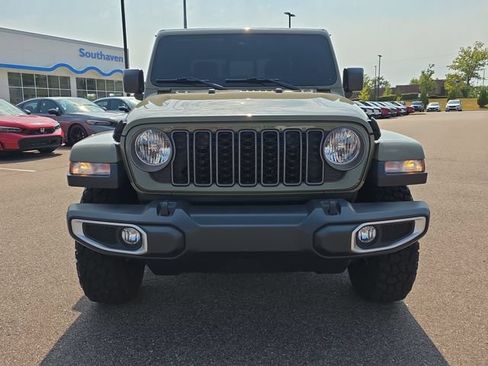 Used 2025 Jeep Gladiator Sport AWD/4WD image 8
