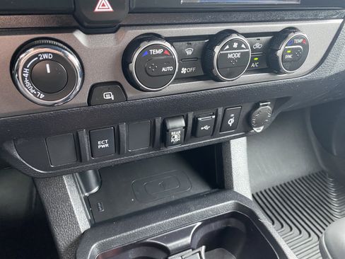 Used 2023 Toyota Tacoma TRD Off-Road image 31