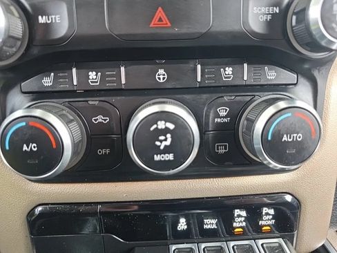 Used 2019 RAM 1500 Laramie AWD/4WD image 28