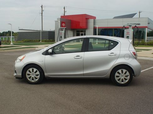 Used 2012 Toyota Prius C Three FWD image 8