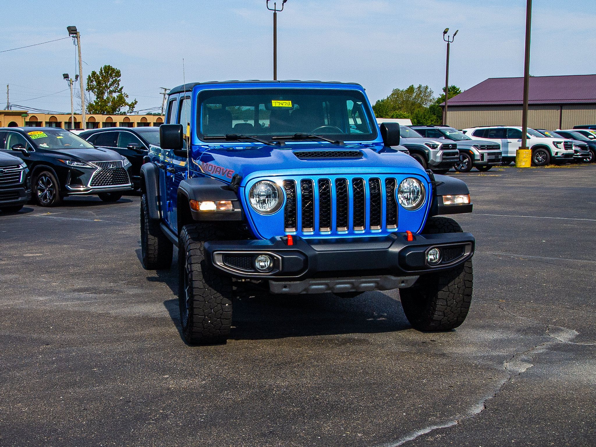 Used 2023 Jeep Gladiator Mojave AWD/4WD image 10