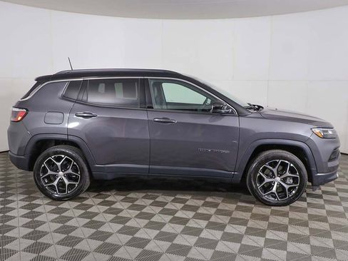 Used 2024 Jeep Compass Limited AWD/4WD image 13