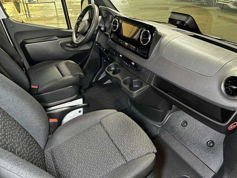 Used 2026 Mercedes-Benz Sprinter 2500 image 11