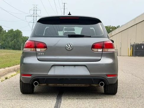 Used 2011 Volkswagen Golf 4-Door FWD image 10