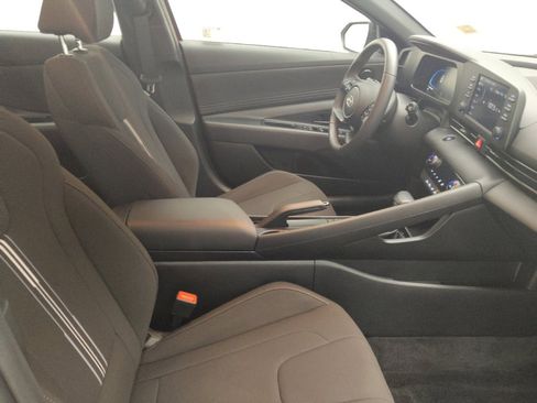Used 2025 Hyundai Elantra Sport image 21