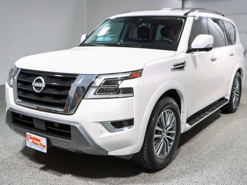 Used 2023 Nissan Armada SL w/ Captain's Chairs Package RWD image 35