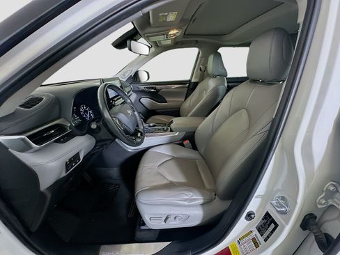 Used 2021 Toyota Highlander Limited AWD/4WD image 13