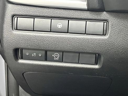 Used 2023 Nissan Rogue SV AWD/4WD image 24