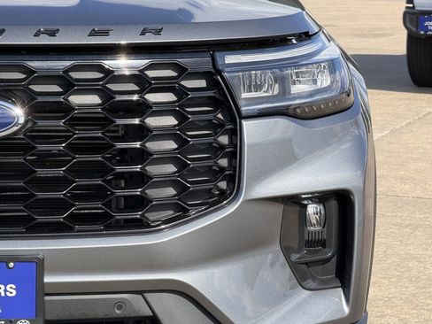 Used 2025 Ford Explorer ST-Line AWD/4WD image 4