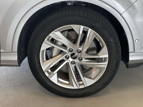 Used 2022 Audi Q7 3.0T Premium Plus w/ Premium Plus Package AWD/4WD image 9