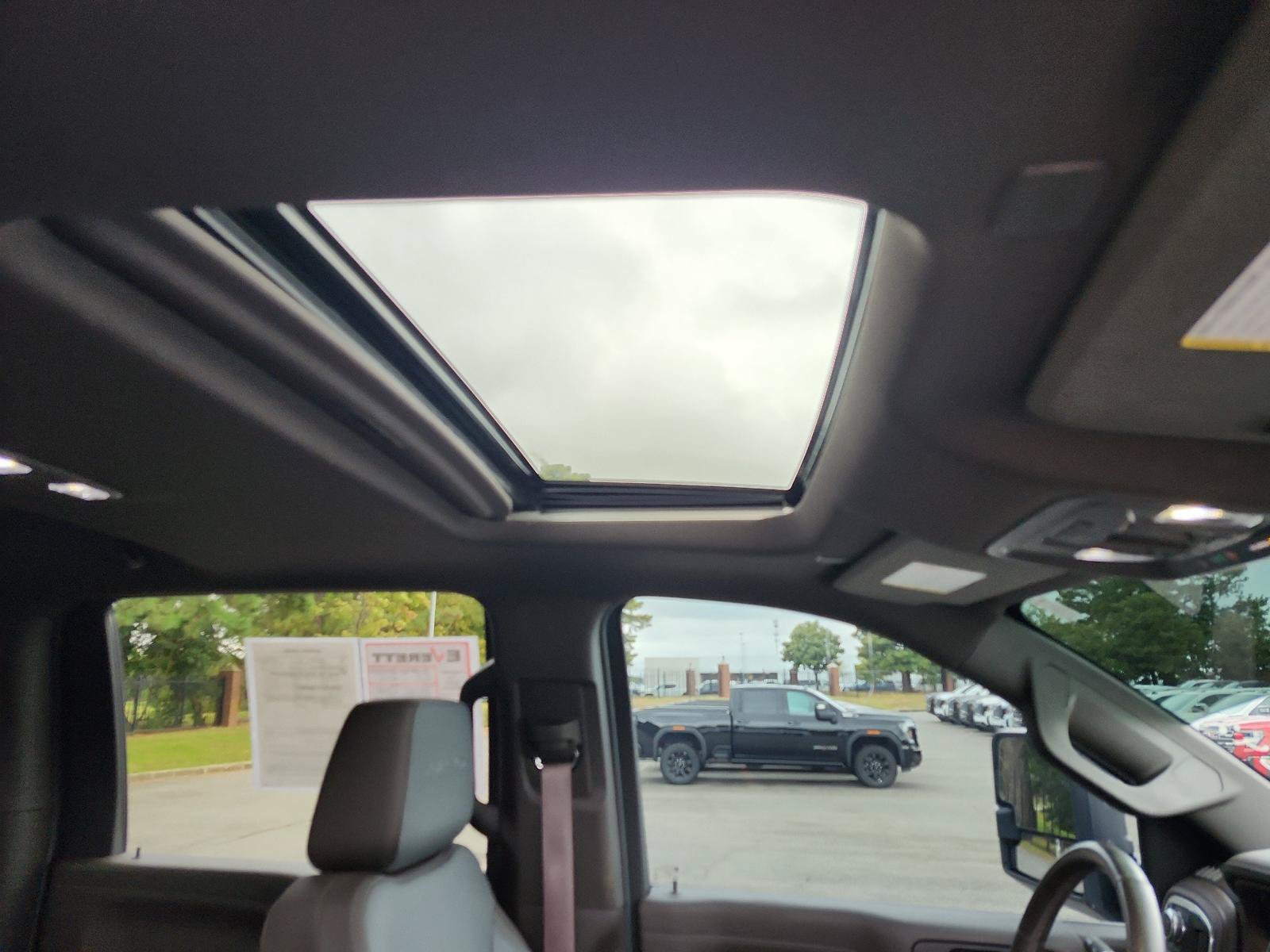 Certified 2023 GMC Sierra 2500 Denali w/ Denali Ultimate Package AWD/4WD image 11