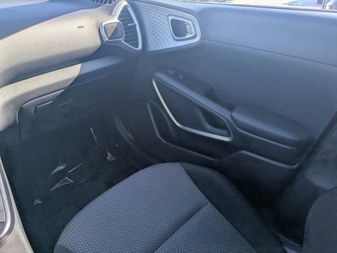 Used 2021 Kia Soul LX image 15