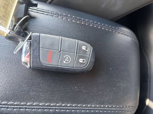 Used 2025 Jeep Compass Limited AWD/4WD image 21