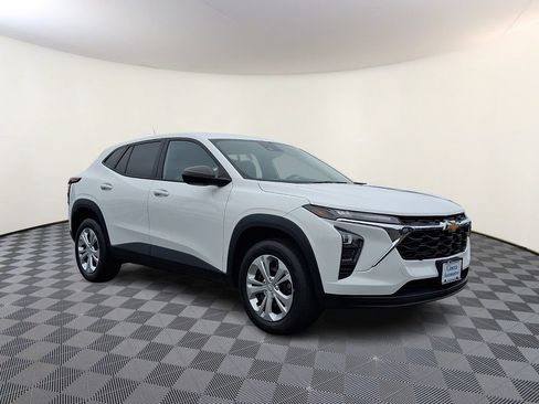 Certified 2024 Chevrolet Trax LS FWD image 1