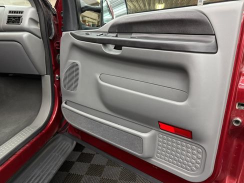 Used 2005 Ford Excursion XLT RWD image 5