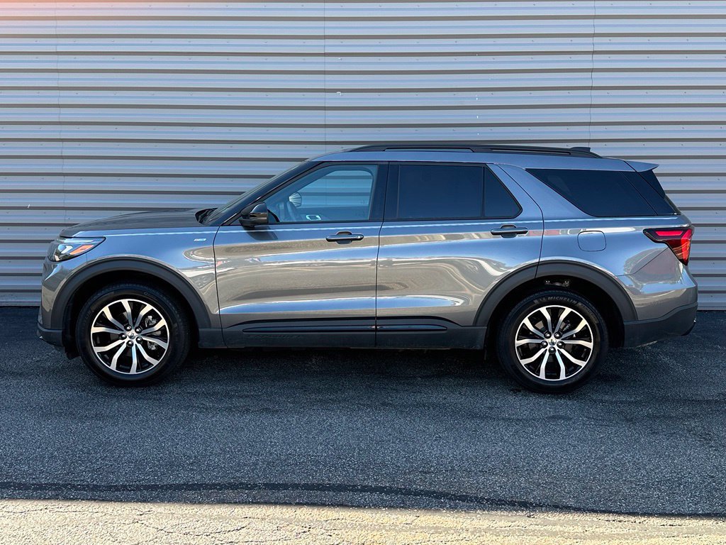 New 2026 Ford Explorer ST-Line AWD/4WD image 2