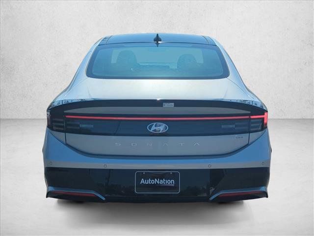Certified 2025 Hyundai Sonata Limited FWD image 9