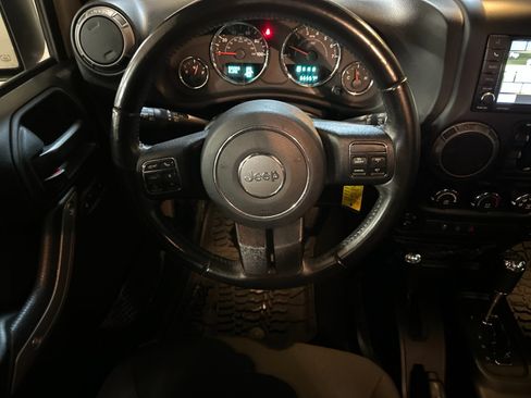 Used 2018 Jeep Wrangler Unlimited Sport S image 13