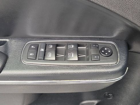 Used 2020 Dodge Charger SXT RWD image 19