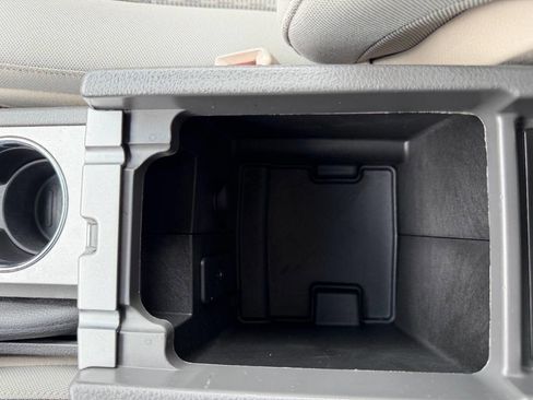 Used 2010 Ford Fusion SE FWD image 26