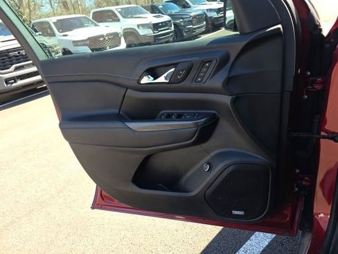 Used 2023 GMC Acadia SLT w/ Elevation Edition image 26