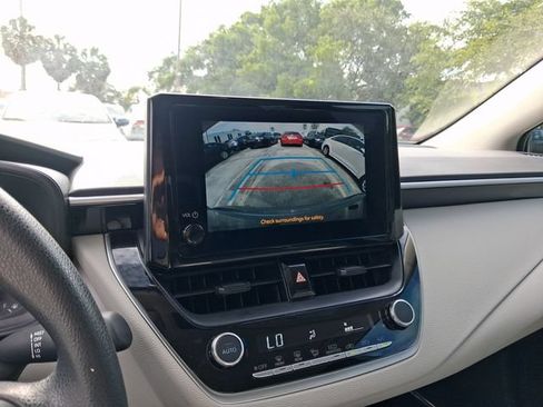 Used 2025 Toyota Corolla LE FWD image 21