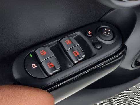 Used 2023 MINI Cooper S image 15