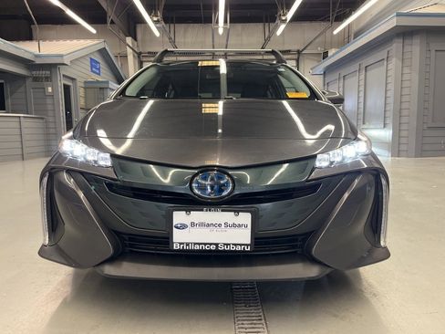 Used 2020 Toyota Prius Prime XLE image 2