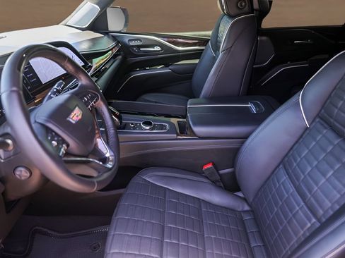 Certified 2023 Cadillac Escalade Premium Luxury Platinum AWD/4WD image 9