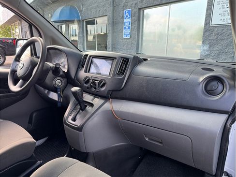 Used 2017 Nissan NV200 S image 17
