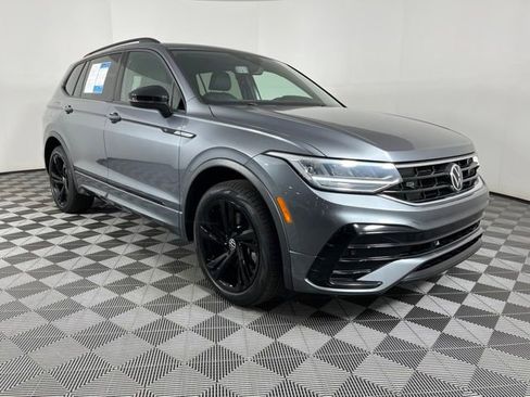 Used 2023 Volkswagen Tiguan SE R-Line FWD image 3